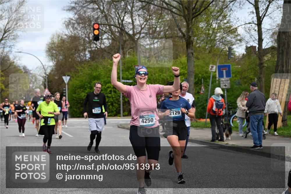 12.04.2026 - 45. Internationalen Wilhelmsburger Insellauf J. Mangold http://msf.ph/oto/9513913 12.04.2026 13:10:11 Ziel 3890, 5282, 2072, 5130, 3004, 2103, 5089, 2001, 4116, 2743, 3673, 4961, 3919, 3793, 3549, 5646, 5287, 4910, 4278, 4935, 2129, 2982, 2121, 2289, 4250, 5612, 3338, 5704, 4578, 4579, 4356, 3445, 3446, 4562, 3654, 3269, 4552, 3285, 3288, 5444, 5443, 5830, 5259, 3407, 3948, 3949, 4540, 2315, 5494, 4909, 5004, 4969, 5762, 4769, 4798 meine-sportfotos.de