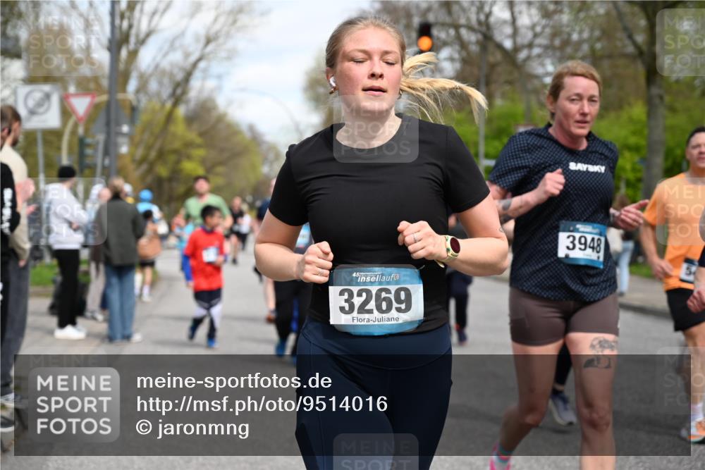 12.04.2026 - 45. Internationalen Wilhelmsburger Insellauf J. Mangold http://msf.ph/oto/9514016 12.04.2026 13:10:25 Ziel 5646, 5287, 4910, 4278, 4935, 2129, 2982, 2121, 2289, 4250, 5612, 3338, 5704, 4578, 4579, 4356, 3445, 3446, 4562, 3654, 3269, 4552, 3285, 3288, 5444, 5443, 5830, 5259, 3407, 3407, 3948, 3949, 4540, 2315, 5494, 4909, 5004, 4969, 5762, 4769, 4798, 4134, 4799, 5681, 5681, 2897, 3462, 5160, 5768, 3243, 4916, 5161, 3211, 5584, 4770, 5246, 2926, 2927 meine-sportfotos.de
