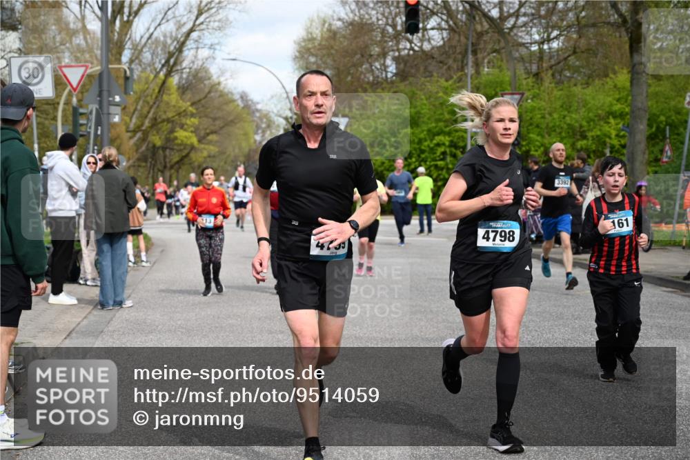12.04.2026 - 45. Internationalen Wilhelmsburger Insellauf J. Mangold http://msf.ph/oto/9514059 12.04.2026 13:10:35 Ziel 4250, 5612, 3338, 5704, 4578, 4579, 4356, 3445, 3446, 4562, 3654, 3269, 4552, 3285, 3288, 5444, 5443, 5830, 5259, 3407, 3948, 3949, 4540, 2315, 5494, 4909, 5004, 4969, 5762, 4769, 4798, 4769, 4798, 4134, 4799, 5681, 2897, 3462, 5160, 5768, 3243, 4916, 5161, 3211, 5584, 4770, 5246, 2926, 2927, 5195, 4692, 5417, 5199, 2889, 2714, 4216, 4895, 3932, 2114, 2519, 2113 meine-sportfotos.de