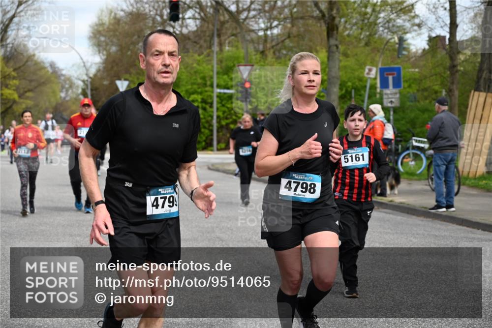 12.04.2026 - 45. Internationalen Wilhelmsburger Insellauf J. Mangold http://msf.ph/oto/9514065 12.04.2026 13:10:35 Ziel 4250, 5612, 3338, 5704, 4578, 4579, 4356, 3445, 3446, 4562, 3654, 3269, 4552, 3285, 3288, 5444, 5443, 5830, 5259, 3407, 3948, 3949, 4540, 2315, 5494, 4909, 5004, 4969, 5762, 4769, 4798, 4769, 4798, 4134, 4799, 5681, 2897, 3462, 5160, 5768, 3243, 4916, 5161, 3211, 5584, 4770, 5246, 2926, 2927, 5195, 4692, 5417, 5199, 2889, 2714, 4216, 4895, 3932, 2114, 2519, 2113 meine-sportfotos.de