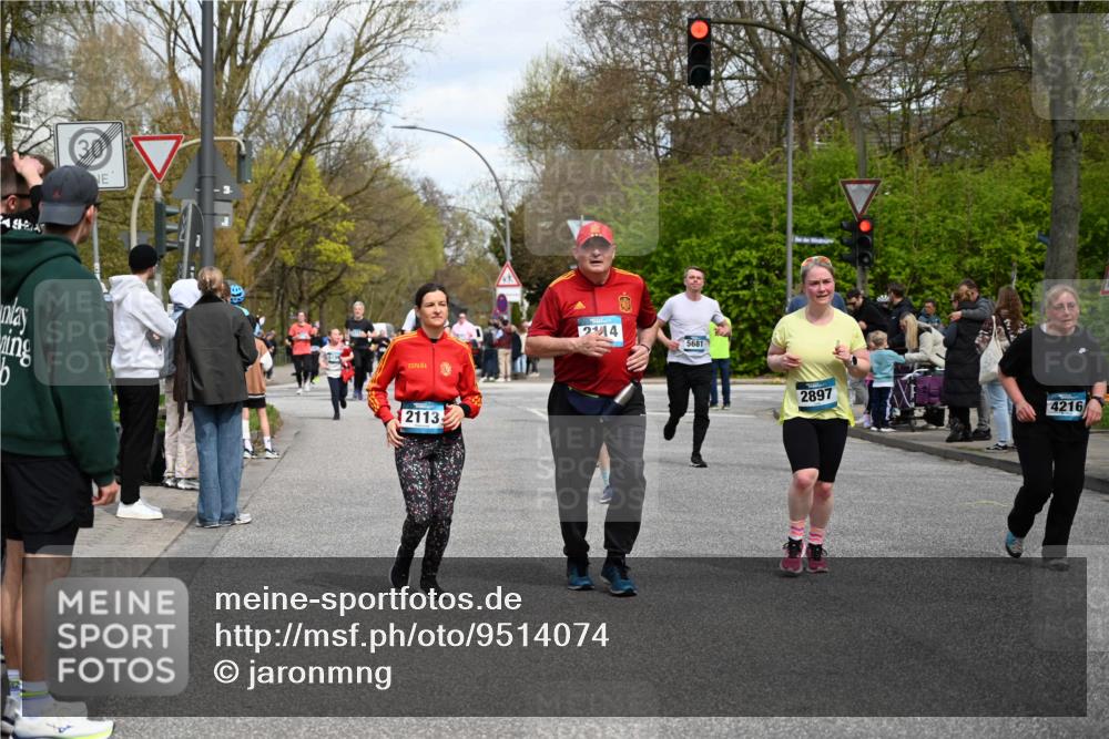 12.04.2026 - 45. Internationalen Wilhelmsburger Insellauf J. Mangold http://msf.ph/oto/9514074 12.04.2026 13:10:37 Ziel 5612, 3338, 5704, 4578, 4579, 4356, 3445, 3446, 4562, 3654, 3269, 4552, 3285, 3288, 5444, 5443, 5830, 5259, 3407, 3948, 3949, 4540, 2315, 5494, 4909, 5004, 4969, 5762, 4769, 4798, 4134, 4799, 5681, 5681, 2897, 3462, 5160, 5768, 3243, 4916, 5161, 3211, 5584, 4770, 5246, 2926, 2927, 5195, 4692, 5417, 5199, 2889, 2714, 4216, 4895, 3932, 2114, 2519, 2113 meine-sportfotos.de