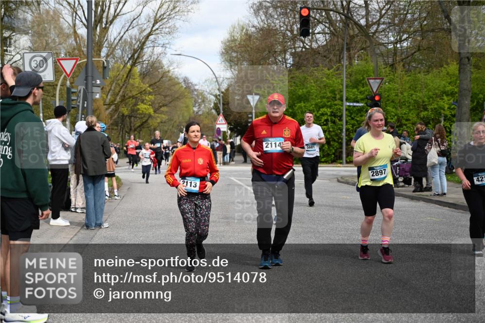 12.04.2026 - 45. Internationalen Wilhelmsburger Insellauf J. Mangold http://msf.ph/oto/9514078 12.04.2026 13:10:37 Ziel 5612, 3338, 5704, 4578, 4579, 4356, 3445, 3446, 4562, 3654, 3269, 4552, 3285, 3288, 5444, 5443, 5830, 5259, 3407, 3948, 3949, 4540, 2315, 5494, 4909, 5004, 4969, 5762, 4769, 4798, 4134, 4799, 5681, 5681, 2897, 3462, 5160, 5768, 3243, 4916, 5161, 3211, 5584, 4770, 5246, 2926, 2927, 5195, 4692, 5417, 5199, 2889, 2714, 4216, 4895, 3932, 2114, 2519, 2113 meine-sportfotos.de