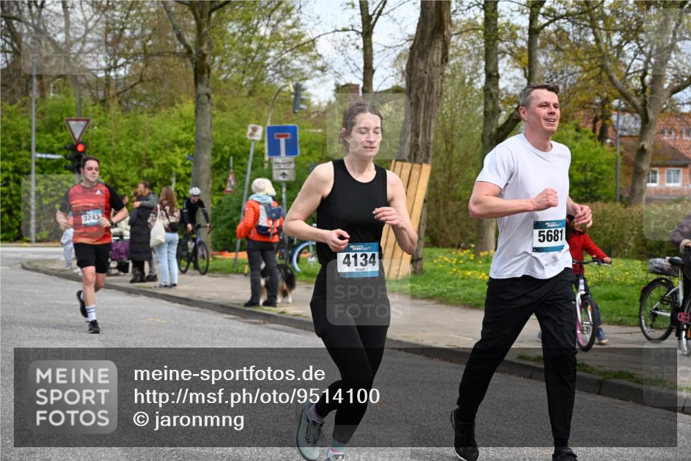 12.04.2026 - 45. Internationalen Wilhelmsburger Insellauf J. Mangold http://msf.ph/oto/9514100 12.04.2026 13:10:41 Ziel 5704, 4578, 4579, 4356, 3445, 3446, 4562, 3654, 3269, 4552, 3285, 3288, 5444, 5443, 5830, 5259, 3407, 3948, 3949, 4540, 2315, 5494, 4909, 5004, 4969, 5762, 4769, 4798, 4134, 4799, 5681, 2897, 3462, 5160, 5768, 5768, 3243, 4916, 5161, 3211, 5584, 4770, 5246, 2926, 2927, 5195, 4692, 5417, 5199, 2889, 2714, 4216, 4895, 3932, 2114, 2519, 2113, 2076, 4106, 3247, 5180 meine-sportfotos.de
