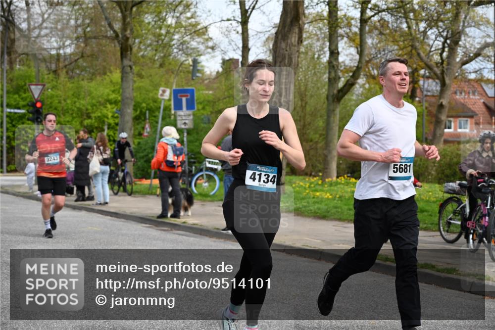 12.04.2026 - 45. Internationalen Wilhelmsburger Insellauf J. Mangold http://msf.ph/oto/9514101 12.04.2026 13:10:42 Ziel 4578, 4579, 4356, 3445, 3446, 4562, 3654, 3269, 4552, 3285, 3288, 5444, 5443, 5830, 5259, 3407, 3948, 3949, 4540, 2315, 5494, 4909, 5004, 4969, 5762, 4769, 4798, 4134, 4799, 5681, 2897, 3462, 5160, 5768, 3243, 4916, 3243, 4916, 5161, 3211, 5584, 4770, 5246, 2926, 2927, 5195, 4692, 5417, 5199, 2889, 2714, 4216, 4895, 3932, 2114, 2519, 2113, 2076, 4106, 3247, 5180, 3101 meine-sportfotos.de