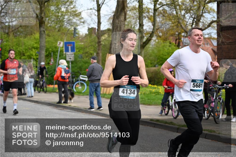12.04.2026 - 45. Internationalen Wilhelmsburger Insellauf J. Mangold http://msf.ph/oto/9514103 12.04.2026 13:10:42 Ziel 4578, 4579, 4356, 3445, 3446, 4562, 3654, 3269, 4552, 3285, 3288, 5444, 5443, 5830, 5259, 3407, 3948, 3949, 4540, 2315, 5494, 4909, 5004, 4969, 5762, 4769, 4798, 4134, 4799, 5681, 2897, 3462, 5160, 5768, 3243, 4916, 3243, 4916, 5161, 3211, 5584, 4770, 5246, 2926, 2927, 5195, 4692, 5417, 5199, 2889, 2714, 4216, 4895, 3932, 2114, 2519, 2113, 2076, 4106, 3247, 5180, 3101 meine-sportfotos.de