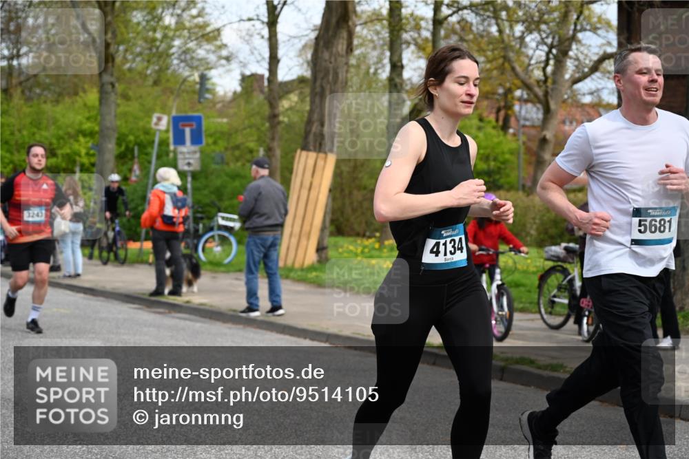 12.04.2026 - 45. Internationalen Wilhelmsburger Insellauf J. Mangold http://msf.ph/oto/9514105 12.04.2026 13:10:42 Ziel 4578, 4579, 4356, 3445, 3446, 4562, 3654, 3269, 4552, 3285, 3288, 5444, 5443, 5830, 5259, 3407, 3948, 3949, 4540, 2315, 5494, 4909, 5004, 4969, 5762, 4769, 4798, 4134, 4799, 5681, 2897, 3462, 5160, 5768, 3243, 4916, 3243, 4916, 5161, 3211, 5584, 4770, 5246, 2926, 2927, 5195, 4692, 5417, 5199, 2889, 2714, 4216, 4895, 3932, 2114, 2519, 2113, 2076, 4106, 3247, 5180, 3101 meine-sportfotos.de