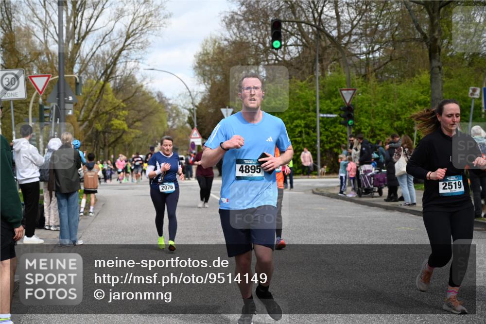 12.04.2026 - 45. Internationalen Wilhelmsburger Insellauf J. Mangold http://msf.ph/oto/9514149 12.04.2026 13:10:57 Ziel 4969, 5762, 4769, 4798, 4134, 4799, 5681, 2897, 3462, 5160, 5768, 3243, 4916, 5161, 3211, 5584, 4770, 5246, 2926, 2927, 5195, 4692, 5417, 5199, 2889, 2714, 4216, 4895, 3932, 2114, 2519, 3932, 2114, 2519, 2113, 2076, 4106, 3247, 5180, 3101, 3734, 4796, 2461, 4810, 3994, 4558, 3573, 4427, 2844, 3115, 4726, 4051, 2827, 2825 meine-sportfotos.de