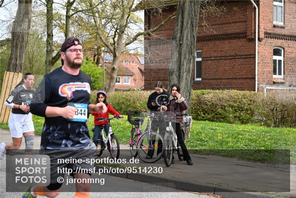 12.04.2026 - 45. Internationalen Wilhelmsburger Insellauf J. Mangold http://msf.ph/oto/9514230 12.04.2026 13:11:13 Ziel 2926, 2927, 5195, 4692, 5417, 5199, 2889, 2714, 4216, 4895, 3932, 2114, 2519, 2113, 2076, 4106, 3247, 5180, 3101, 3734, 4796, 2461, 4810, 2461, 4810, 3994, 4558, 3573, 4427, 2844, 3115, 4726, 4051, 2827, 2825, 4985, 4193, 3643, 5525, 5403, 3643, 5525, 5403, 2084, 5772, 3733, 4730, 3969, 3055, 4664, 2396, 3079, 3138 meine-sportfotos.de