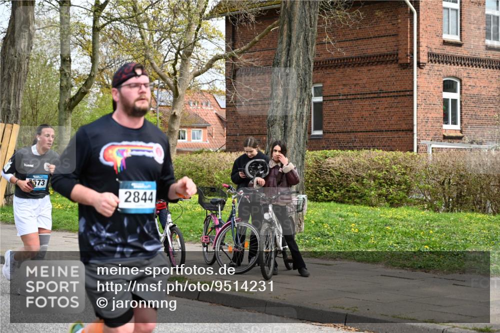 12.04.2026 - 45. Internationalen Wilhelmsburger Insellauf J. Mangold http://msf.ph/oto/9514231 12.04.2026 13:11:13 Ziel 2926, 2927, 5195, 4692, 5417, 5199, 2889, 2714, 4216, 4895, 3932, 2114, 2519, 2113, 2076, 4106, 3247, 5180, 3101, 3734, 4796, 2461, 4810, 2461, 4810, 3994, 4558, 3573, 4427, 2844, 3115, 4726, 4051, 2827, 2825, 4985, 4193, 3643, 5525, 5403, 3643, 5525, 5403, 2084, 5772, 3733, 4730, 3969, 3055, 4664, 2396, 3079, 3138 meine-sportfotos.de