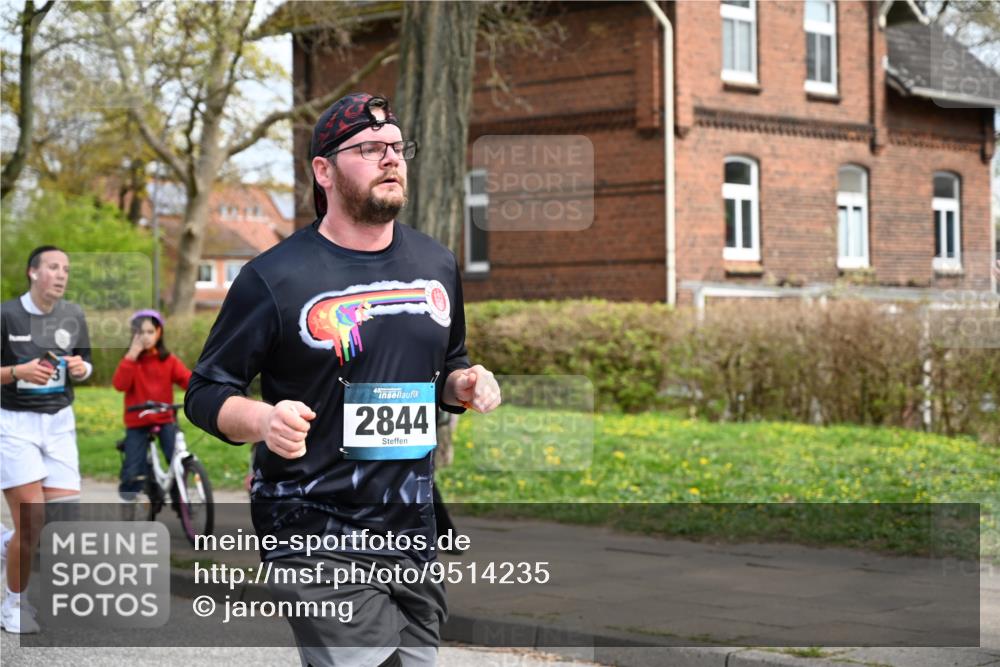 12.04.2026 - 45. Internationalen Wilhelmsburger Insellauf J. Mangold http://msf.ph/oto/9514235 12.04.2026 13:11:14 Ziel 5195, 4692, 5417, 5199, 2889, 2714, 4216, 4895, 3932, 2114, 2519, 2113, 2076, 4106, 3247, 5180, 3101, 3734, 4796, 2461, 4810, 3994, 3994, 4558, 3573, 4427, 2844, 3115, 4726, 4051, 2827, 2825, 4985, 4193, 3643, 5525, 5403, 2084, 5772, 2084, 5772, 3733, 4730, 3969, 3055, 4664, 2396, 3079, 3138, 5402 meine-sportfotos.de