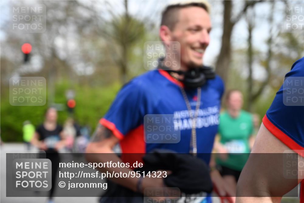 12.04.2026 - 45. Internationalen Wilhelmsburger Insellauf J. Mangold http://msf.ph/oto/9514323 12.04.2026 13:11:29 Ziel 5180, 3101, 3734, 4796, 2461, 4810, 3994, 4558, 3573, 4427, 2844, 3115, 4726, 4051, 2827, 2825, 4985, 4193, 3643, 5525, 5403, 2084, 5772, 3733, 4730, 3969, 3055, 4664, 2396, 3079, 3138, 5402, 2136, 4683, 5640, 4480, 4987, 2445, 4930, 2024, 4328, 4276, 5031, 4532, 2742 meine-sportfotos.de