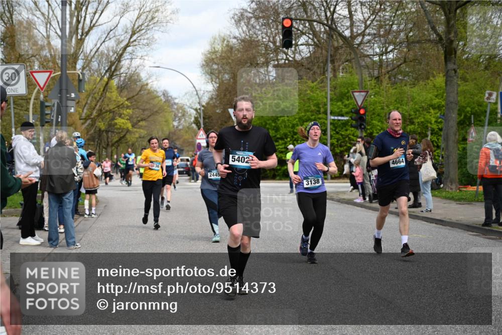 12.04.2026 - 45. Internationalen Wilhelmsburger Insellauf J. Mangold http://msf.ph/oto/9514373 12.04.2026 13:11:36 Ziel 2461, 4810, 3994, 4558, 3573, 4427, 2844, 3115, 4726, 4051, 2827, 2825, 4985, 4193, 3643, 5525, 5403, 2084, 5772, 3733, 4730, 3969, 3055, 4664, 2396, 3079, 3138, 5402, 2136, 4683, 5640, 4480, 4987, 2445, 4930, 2024, 4328, 4276, 5031, 4532, 2742, 5437 meine-sportfotos.de