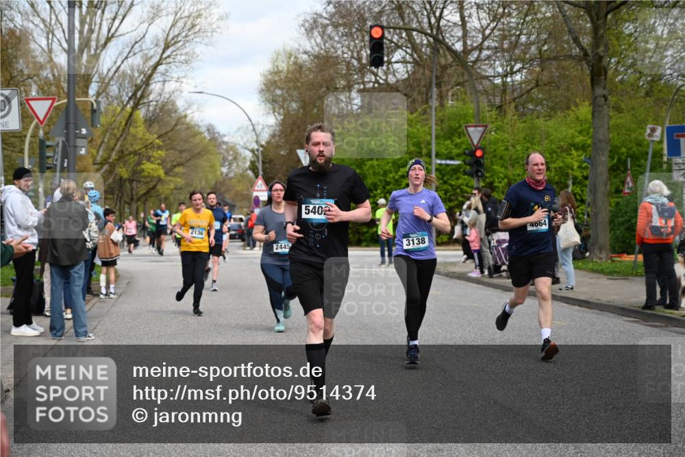12.04.2026 - 45. Internationalen Wilhelmsburger Insellauf J. Mangold http://msf.ph/oto/9514374 12.04.2026 13:11:36 Ziel 2461, 4810, 3994, 4558, 3573, 4427, 2844, 3115, 4726, 4051, 2827, 2825, 4985, 4193, 3643, 5525, 5403, 2084, 5772, 3733, 4730, 3969, 3055, 4664, 2396, 3079, 3138, 5402, 2136, 4683, 5640, 4480, 4987, 2445, 4930, 2024, 4328, 4276, 5031, 4532, 2742, 5437 meine-sportfotos.de