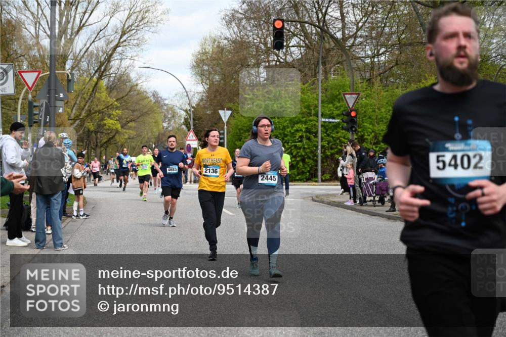 12.04.2026 - 45. Internationalen Wilhelmsburger Insellauf J. Mangold http://msf.ph/oto/9514387 12.04.2026 13:11:38 Ziel 2461, 4810, 3994, 4558, 3573, 4427, 2844, 3115, 4726, 4051, 2827, 2825, 4985, 4193, 3643, 5525, 5403, 2084, 5772, 3733, 4730, 3969, 3055, 4664, 2396, 3079, 3138, 5402, 5402, 2136, 4683, 5640, 4480, 4987, 2445, 4930, 2024, 4328, 4276, 5031, 4532, 2742, 5437, 4847, 4846 meine-sportfotos.de