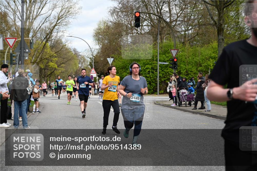 12.04.2026 - 45. Internationalen Wilhelmsburger Insellauf J. Mangold http://msf.ph/oto/9514389 12.04.2026 13:11:38 Ziel 2461, 4810, 3994, 4558, 3573, 4427, 2844, 3115, 4726, 4051, 2827, 2825, 4985, 4193, 3643, 5525, 5403, 2084, 5772, 3733, 4730, 3969, 3055, 4664, 2396, 3079, 3138, 5402, 5402, 2136, 4683, 5640, 4480, 4987, 2445, 4930, 2024, 4328, 4276, 5031, 4532, 2742, 5437, 4847, 4846 meine-sportfotos.de