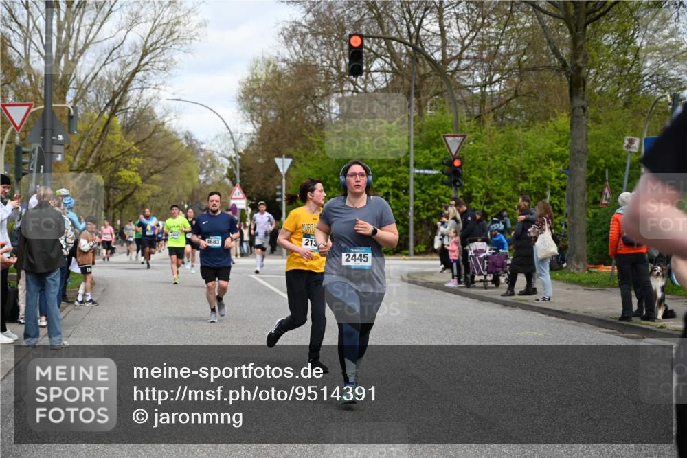 12.04.2026 - 45. Internationalen Wilhelmsburger Insellauf J. Mangold http://msf.ph/oto/9514391 12.04.2026 13:11:38 Ziel 2461, 4810, 3994, 4558, 3573, 4427, 2844, 3115, 4726, 4051, 2827, 2825, 4985, 4193, 3643, 5525, 5403, 2084, 5772, 3733, 4730, 3969, 3055, 4664, 2396, 3079, 3138, 5402, 5402, 2136, 4683, 5640, 4480, 4987, 2445, 4930, 2024, 4328, 4276, 5031, 4532, 2742, 5437, 4847, 4846 meine-sportfotos.de