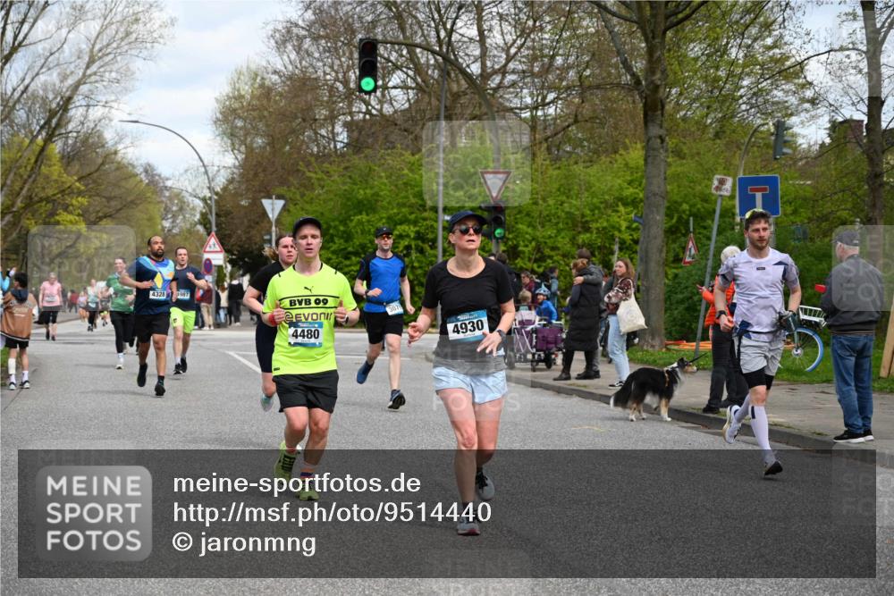 12.04.2026 - 45. Internationalen Wilhelmsburger Insellauf J. Mangold http://msf.ph/oto/9514440 12.04.2026 13:11:44 Ziel 3115, 4726, 4051, 2827, 2825, 4985, 4193, 3643, 5525, 5403, 2084, 5772, 3733, 4730, 3969, 3055, 4664, 2396, 3079, 3138, 5402, 2136, 4683, 5640, 4480, 4987, 2445, 4930, 2024, 4328, 4276, 5031, 4532, 2742, 5437, 5437, 4847, 4846, 4850, 4550 meine-sportfotos.de