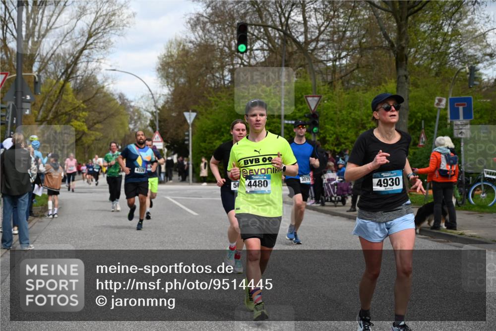 12.04.2026 - 45. Internationalen Wilhelmsburger Insellauf J. Mangold http://msf.ph/oto/9514445 12.04.2026 13:11:45 Ziel 2827, 2825, 4985, 4193, 3643, 5525, 5403, 2084, 5772, 3733, 4730, 3969, 3055, 4664, 2396, 3079, 3138, 5402, 2136, 4683, 5640, 4480, 4987, 2445, 4987, 2445, 4930, 2024, 4328, 4276, 5031, 4532, 2742, 5437, 4847, 4846, 4850, 4550, 3914 meine-sportfotos.de
