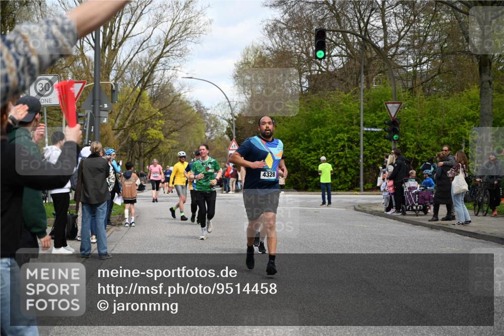 12.04.2026 - 45. Internationalen Wilhelmsburger Insellauf J. Mangold http://msf.ph/oto/9514458 12.04.2026 13:11:47 Ziel 4985, 4193, 3643, 5525, 5403, 2084, 5772, 3733, 4730, 3969, 3055, 4664, 2396, 3079, 3138, 5402, 2136, 4683, 5640, 4480, 4987, 2445, 4930, 2024, 2024, 4328, 4276, 5031, 4532, 2742, 5437, 4847, 4846, 4850, 4550, 3914, 2545, 3352 meine-sportfotos.de