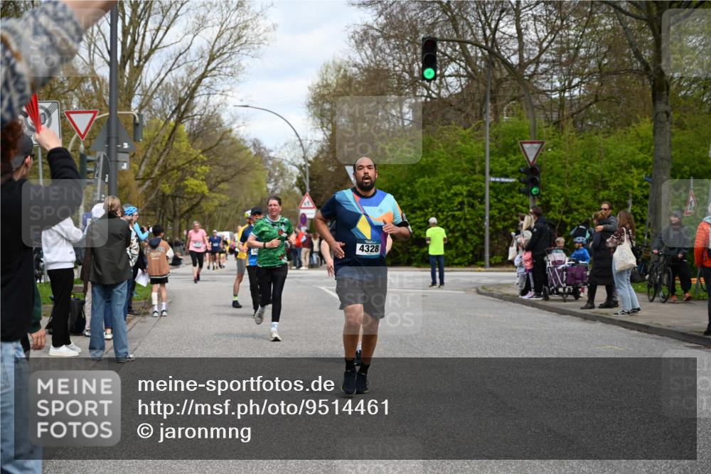 12.04.2026 - 45. Internationalen Wilhelmsburger Insellauf J. Mangold http://msf.ph/oto/9514461 12.04.2026 13:11:47 Ziel 4985, 4193, 3643, 5525, 5403, 2084, 5772, 3733, 4730, 3969, 3055, 4664, 2396, 3079, 3138, 5402, 2136, 4683, 5640, 4480, 4987, 2445, 4930, 2024, 2024, 4328, 4276, 5031, 4532, 2742, 5437, 4847, 4846, 4850, 4550, 3914, 2545, 3352 meine-sportfotos.de