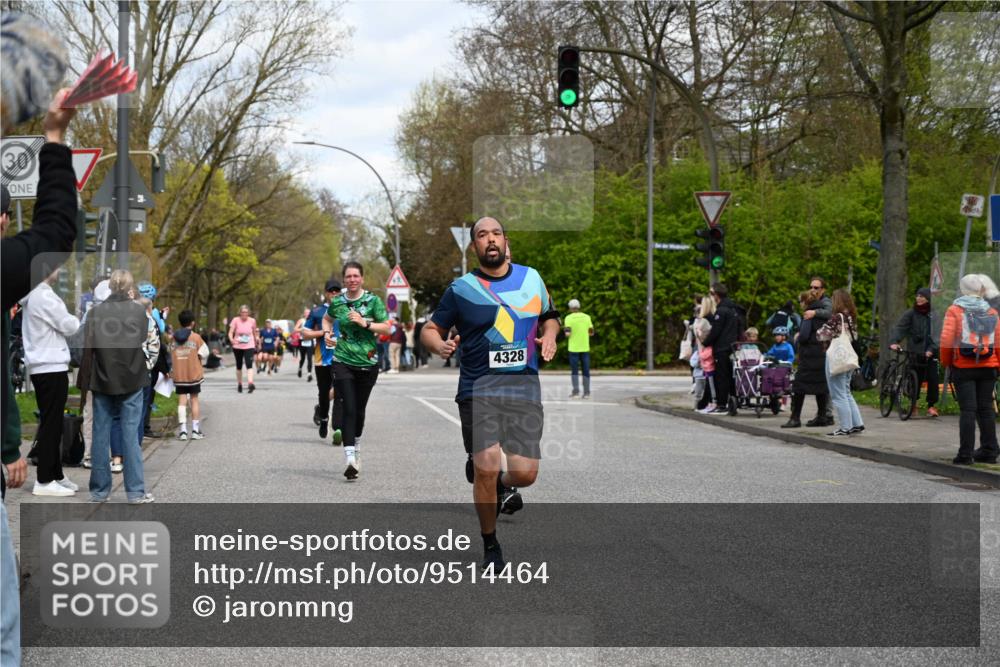 12.04.2026 - 45. Internationalen Wilhelmsburger Insellauf J. Mangold http://msf.ph/oto/9514464 12.04.2026 13:11:47 Ziel 4985, 4193, 3643, 5525, 5403, 2084, 5772, 3733, 4730, 3969, 3055, 4664, 2396, 3079, 3138, 5402, 2136, 4683, 5640, 4480, 4987, 2445, 4930, 2024, 2024, 4328, 4276, 5031, 4532, 2742, 5437, 4847, 4846, 4850, 4550, 3914, 2545, 3352 meine-sportfotos.de