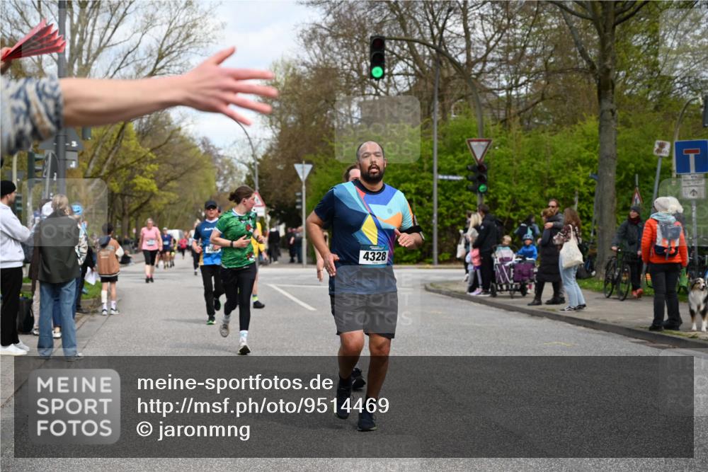 12.04.2026 - 45. Internationalen Wilhelmsburger Insellauf J. Mangold http://msf.ph/oto/9514469 12.04.2026 13:11:48 Ziel 4193, 3643, 5525, 5403, 2084, 5772, 3733, 4730, 3969, 3055, 4664, 2396, 3079, 3138, 5402, 2136, 4683, 5640, 4480, 4987, 2445, 4930, 2024, 4328, 4276, 5031, 4532, 2742, 5437, 4847, 4846, 4850, 4550, 3914, 2545, 3352 meine-sportfotos.de