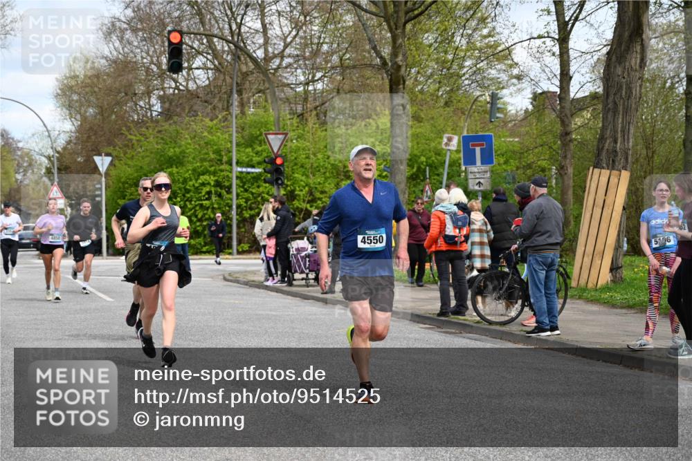 12.04.2026 - 45. Internationalen Wilhelmsburger Insellauf J. Mangold http://msf.ph/oto/9514525 12.04.2026 13:12:05 Ziel 4683, 5640, 4480, 4987, 2445, 4930, 2024, 4328, 4276, 5031, 4532, 2742, 5437, 4847, 4846, 4850, 4850, 4550, 3914, 2545, 3352, 3348, 5750, 5855, 2280, 3441, 5674, 4841, 2275 meine-sportfotos.de