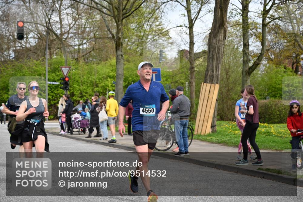 12.04.2026 - 45. Internationalen Wilhelmsburger Insellauf J. Mangold http://msf.ph/oto/9514532 12.04.2026 13:12:05 Ziel 4683, 5640, 4480, 4987, 2445, 4930, 2024, 4328, 4276, 5031, 4532, 2742, 5437, 4847, 4846, 4850, 4850, 4550, 3914, 2545, 3352, 3348, 5750, 5855, 2280, 3441, 5674, 4841, 2275 meine-sportfotos.de