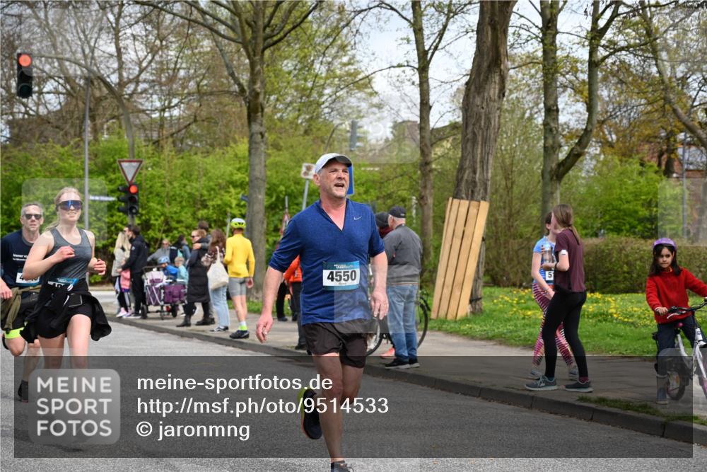 12.04.2026 - 45. Internationalen Wilhelmsburger Insellauf J. Mangold http://msf.ph/oto/9514533 12.04.2026 13:12:05 Ziel 4683, 5640, 4480, 4987, 2445, 4930, 2024, 4328, 4276, 5031, 4532, 2742, 5437, 4847, 4846, 4850, 4850, 4550, 3914, 2545, 3352, 3348, 5750, 5855, 2280, 3441, 5674, 4841, 2275 meine-sportfotos.de