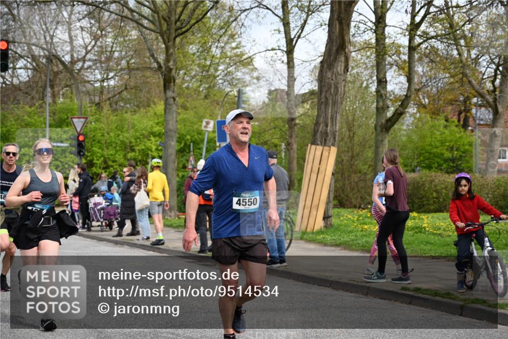 12.04.2026 - 45. Internationalen Wilhelmsburger Insellauf J. Mangold http://msf.ph/oto/9514534 12.04.2026 13:12:06 Ziel 5640, 4480, 4987, 2445, 4930, 2024, 4328, 4276, 5031, 4532, 2742, 5437, 4847, 4846, 4850, 4550, 3914, 2545, 3352, 3348, 5750, 5855, 2280, 3441, 5674, 4841, 2275, 4671 meine-sportfotos.de