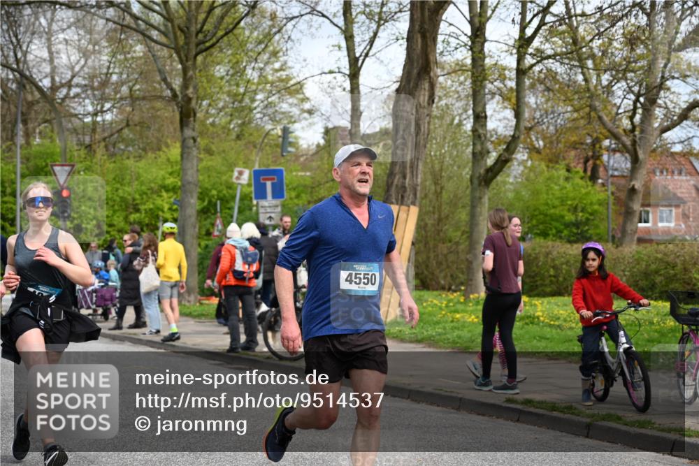 12.04.2026 - 45. Internationalen Wilhelmsburger Insellauf J. Mangold http://msf.ph/oto/9514537 12.04.2026 13:12:06 Ziel 5640, 4480, 4987, 2445, 4930, 2024, 4328, 4276, 5031, 4532, 2742, 5437, 4847, 4846, 4850, 4550, 3914, 2545, 3352, 3348, 5750, 5855, 2280, 3441, 5674, 4841, 2275, 4671 meine-sportfotos.de
