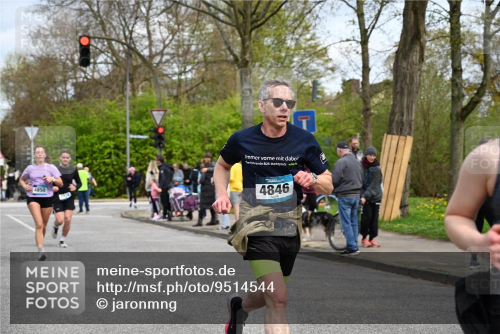 12.04.2026 - 45. Internationalen Wilhelmsburger Insellauf J. Mangold http://msf.ph/oto/9514544 12.04.2026 13:12:07 Ziel 5640, 4480, 4987, 2445, 4930, 2024, 4328, 4276, 5031, 4532, 2742, 5437, 4847, 4846, 4850, 4550, 4550, 3914, 2545, 3352, 3348, 5750, 5855, 2280, 3441, 5674, 4841, 2275, 4671, 4627, 4628 meine-sportfotos.de