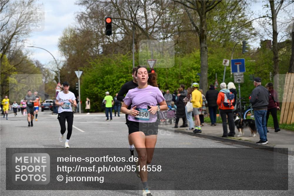 12.04.2026 - 45. Internationalen Wilhelmsburger Insellauf J. Mangold http://msf.ph/oto/9514558 12.04.2026 13:12:09 Ziel 4987, 2445, 4930, 2024, 4328, 4276, 5031, 4532, 2742, 5437, 4847, 4846, 4850, 4550, 3914, 3914, 2545, 3352, 3348, 5750, 5855, 2280, 5855, 2280, 3441, 5674, 4841, 2275, 4671, 4627, 4628, 3638 meine-sportfotos.de