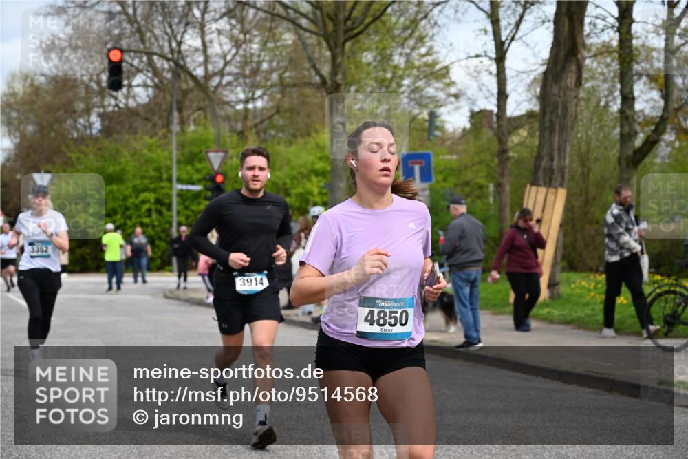 12.04.2026 - 45. Internationalen Wilhelmsburger Insellauf J. Mangold http://msf.ph/oto/9514568 12.04.2026 13:12:10 Ziel 4987, 2445, 4930, 2024, 4328, 4276, 5031, 4532, 2742, 5437, 4847, 4846, 4850, 4550, 3914, 2545, 3352, 3348, 5750, 5855, 2280, 3441, 5674, 4841, 2275, 4671, 4627, 4628, 3638 meine-sportfotos.de