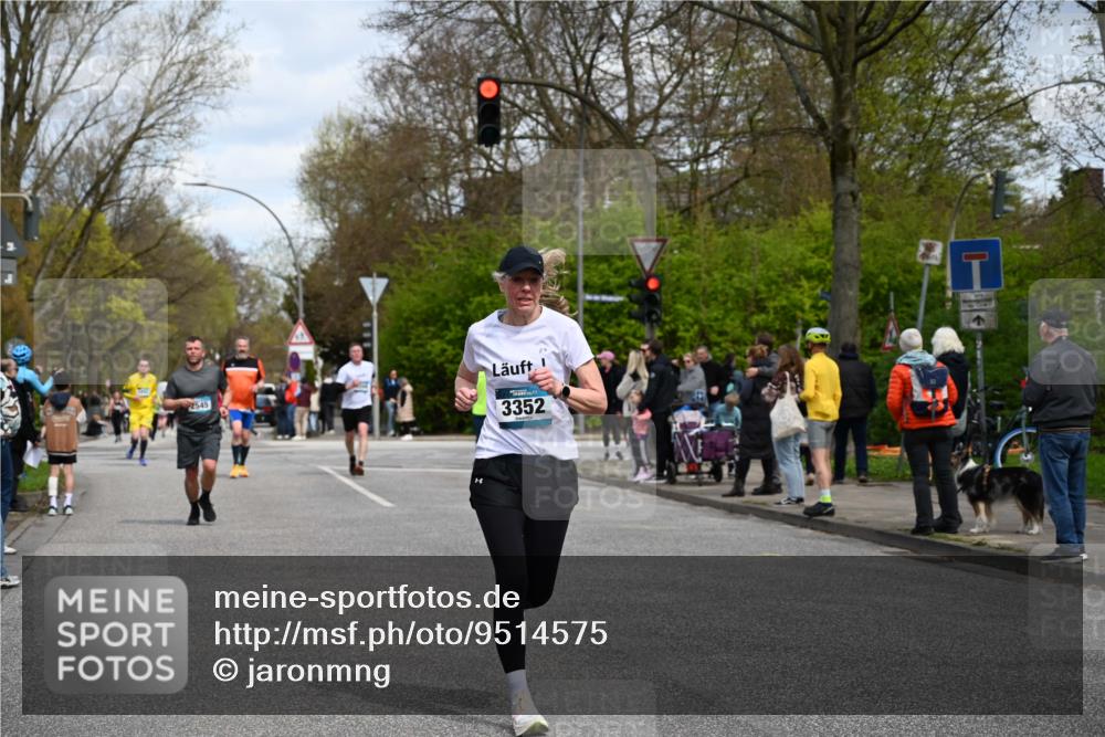 12.04.2026 - 45. Internationalen Wilhelmsburger Insellauf J. Mangold http://msf.ph/oto/9514575 12.04.2026 13:12:12 Ziel 2024, 4328, 4276, 5031, 4532, 2742, 5437, 4847, 4846, 4850, 4550, 3914, 2545, 3352, 3348, 5750, 5855, 2280, 3441, 5674, 4841, 2275, 4671, 4627, 4628, 3638, 4385 meine-sportfotos.de