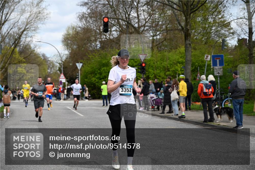 12.04.2026 - 45. Internationalen Wilhelmsburger Insellauf J. Mangold http://msf.ph/oto/9514578 12.04.2026 13:12:12 Ziel 2024, 4328, 4276, 5031, 4532, 2742, 5437, 4847, 4846, 4850, 4550, 3914, 2545, 3352, 3348, 5750, 5855, 2280, 3441, 5674, 4841, 2275, 4671, 4627, 4628, 3638, 4385 meine-sportfotos.de