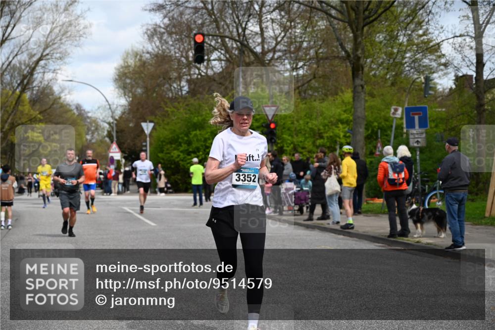 12.04.2026 - 45. Internationalen Wilhelmsburger Insellauf J. Mangold http://msf.ph/oto/9514579 12.04.2026 13:12:12 Ziel 2024, 4328, 4276, 5031, 4532, 2742, 5437, 4847, 4846, 4850, 4550, 3914, 2545, 3352, 3348, 5750, 5855, 2280, 3441, 5674, 4841, 2275, 4671, 4627, 4628, 3638, 4385 meine-sportfotos.de