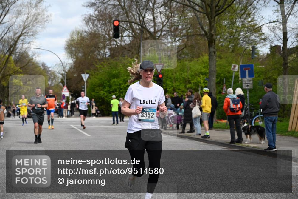 12.04.2026 - 45. Internationalen Wilhelmsburger Insellauf J. Mangold http://msf.ph/oto/9514580 12.04.2026 13:12:12 Ziel 2024, 4328, 4276, 5031, 4532, 2742, 5437, 4847, 4846, 4850, 4550, 3914, 2545, 3352, 3348, 5750, 5855, 2280, 3441, 5674, 4841, 2275, 4671, 4627, 4628, 3638, 4385 meine-sportfotos.de