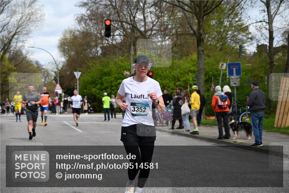 12.04.2026 - 45. Internationalen Wilhelmsburger Insellauf J. Mangold http://msf.ph/oto/9514581 12.04.2026 13:12:12 Ziel 2024, 4328, 4276, 5031, 4532, 2742, 5437, 4847, 4846, 4850, 4550, 3914, 2545, 3352, 3348, 5750, 5855, 2280, 3441, 5674, 4841, 2275, 4671, 4627, 4628, 3638, 4385 meine-sportfotos.de
