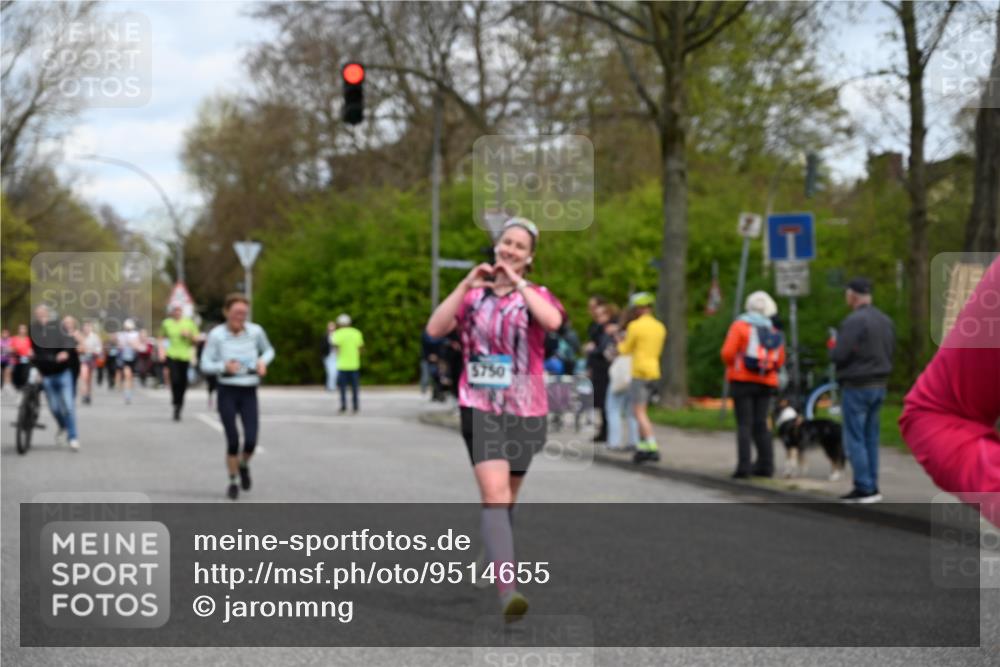 12.04.2026 - 45. Internationalen Wilhelmsburger Insellauf J. Mangold http://msf.ph/oto/9514655 12.04.2026 13:12:24 Ziel 4847, 4846, 4850, 4550, 3914, 2545, 3352, 3348, 5750, 5855, 2280, 3441, 5674, 4841, 2275, 4671, 4627, 4628, 3638, 4385, 4385, 2274, 4919, 4720, 4721, 2998, 4693, 3519, 4970, 3686 meine-sportfotos.de