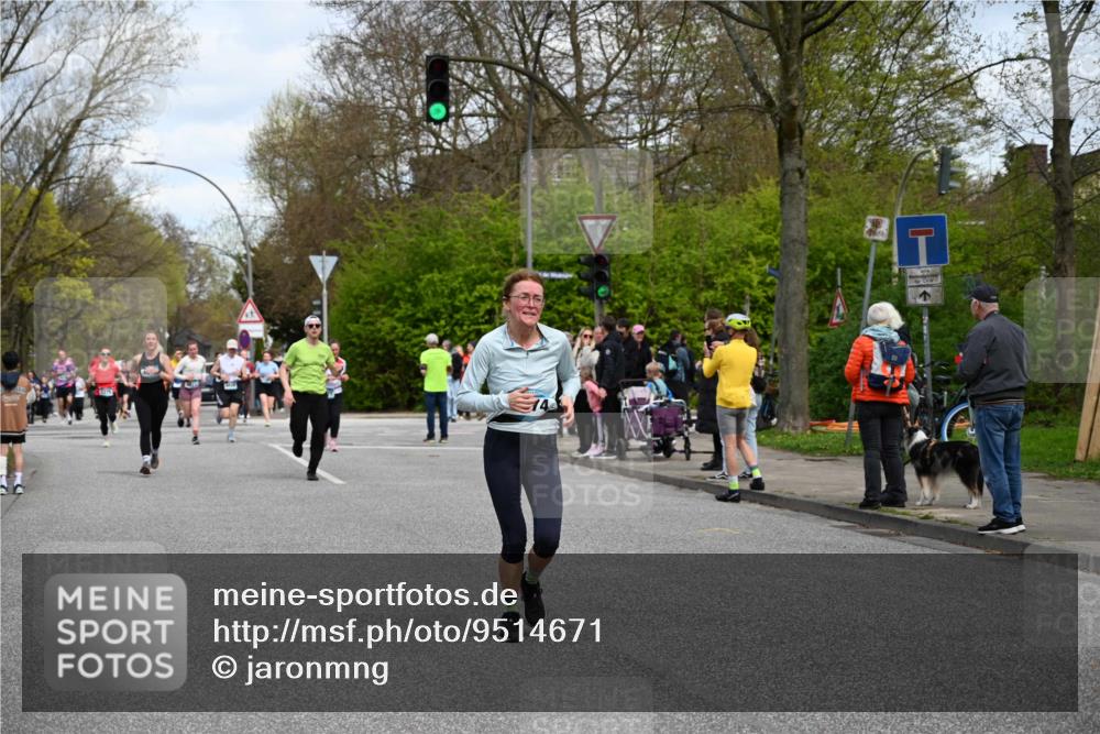 12.04.2026 - 45. Internationalen Wilhelmsburger Insellauf J. Mangold http://msf.ph/oto/9514671 12.04.2026 13:12:26 Ziel 4847, 4846, 4850, 4550, 3914, 2545, 3352, 3348, 5750, 5855, 2280, 3441, 5674, 4841, 2275, 4671, 4627, 4628, 3638, 4385, 2274, 4919, 2274, 4919, 4720, 4721, 2998, 4693, 3519, 4970, 3686, 4643, 2877 meine-sportfotos.de