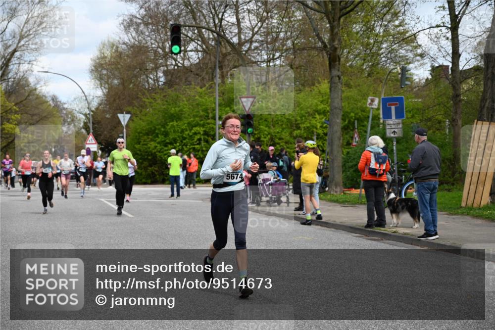 12.04.2026 - 45. Internationalen Wilhelmsburger Insellauf J. Mangold http://msf.ph/oto/9514673 12.04.2026 13:12:27 Ziel 4847, 4846, 4850, 4550, 3914, 2545, 3352, 3348, 5750, 5855, 2280, 3441, 5674, 4841, 2275, 4671, 4627, 4628, 3638, 4385, 2274, 4919, 4720, 4720, 4721, 2998, 4693, 3519, 4970, 3686, 4643, 2877 meine-sportfotos.de