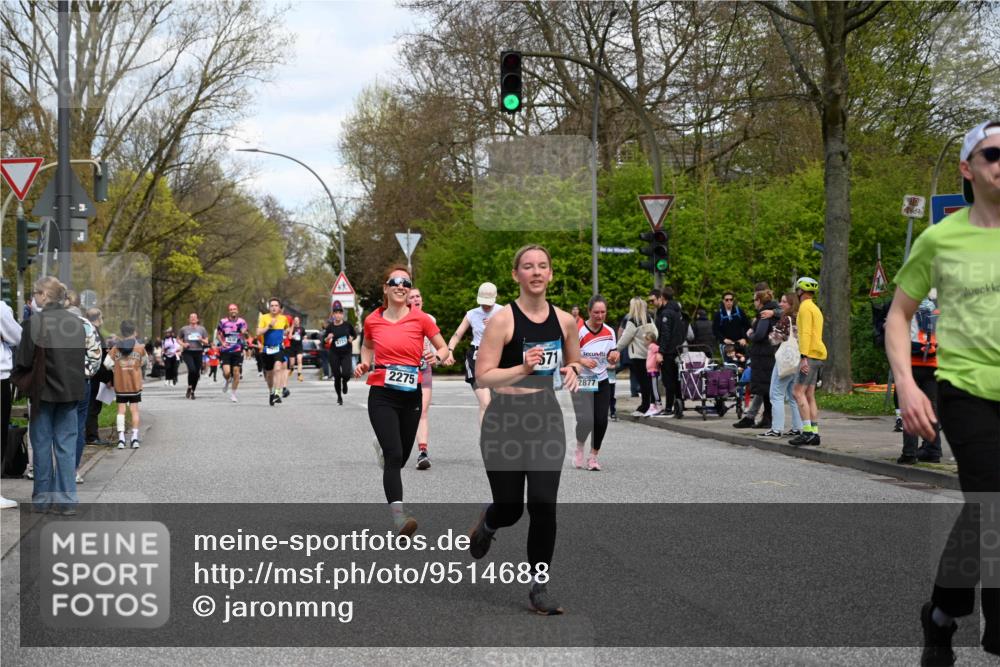 12.04.2026 - 45. Internationalen Wilhelmsburger Insellauf J. Mangold http://msf.ph/oto/9514688 12.04.2026 13:12:32 Ziel 4550, 3914, 2545, 3352, 3348, 5750, 5855, 2280, 3441, 5674, 4841, 2275, 4671, 4627, 4628, 3638, 3638, 4385, 2274, 4919, 4720, 4721, 2998, 2998, 4693, 3519, 4970, 3686, 4643, 2877, 5265, 5266, 4648, 2026, 5457, 4320, 4249, 3033, 2470, 4364 meine-sportfotos.de