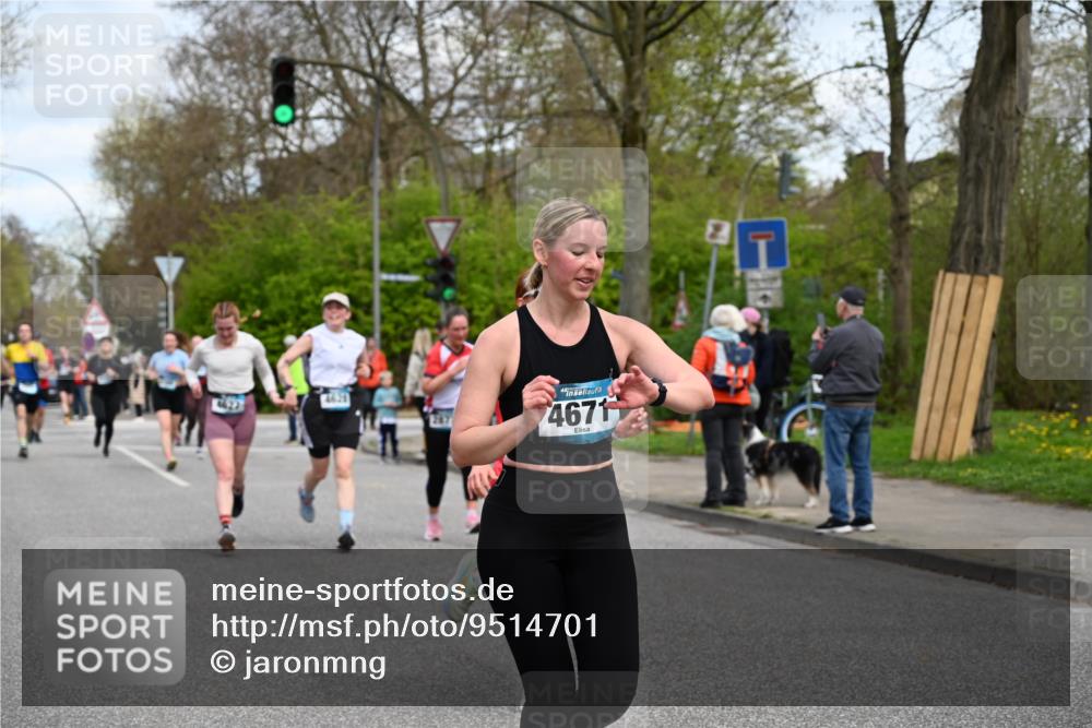 12.04.2026 - 45. Internationalen Wilhelmsburger Insellauf J. Mangold http://msf.ph/oto/9514701 12.04.2026 13:12:33 Ziel 3914, 2545, 3352, 3348, 5750, 5855, 2280, 3441, 5674, 4841, 2275, 4671, 4627, 4628, 3638, 4385, 2274, 4919, 4720, 4721, 2998, 4693, 4693, 3519, 4970, 3686, 4643, 2877, 5265, 5266, 4648, 2026, 5457, 4320, 4249, 3033, 2470, 4364, 3942, 5221 meine-sportfotos.de