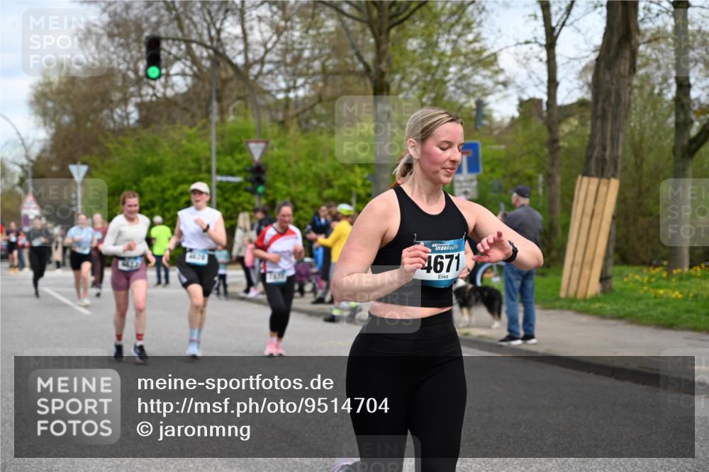 12.04.2026 - 45. Internationalen Wilhelmsburger Insellauf J. Mangold http://msf.ph/oto/9514704 12.04.2026 13:12:33 Ziel 3914, 2545, 3352, 3348, 5750, 5855, 2280, 3441, 5674, 4841, 2275, 4671, 4627, 4628, 3638, 4385, 2274, 4919, 4720, 4721, 2998, 4693, 4693, 3519, 4970, 3686, 4643, 2877, 5265, 5266, 4648, 2026, 5457, 4320, 4249, 3033, 2470, 4364, 3942, 5221 meine-sportfotos.de