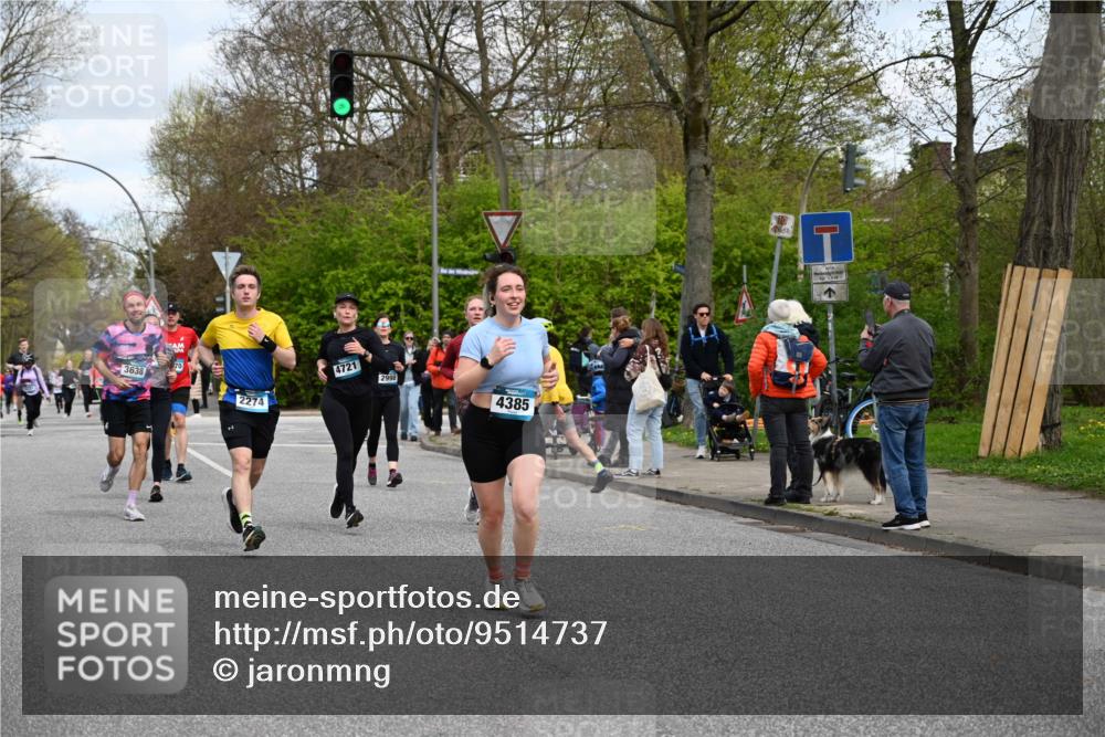 12.04.2026 - 45. Internationalen Wilhelmsburger Insellauf J. Mangold http://msf.ph/oto/9514737 12.04.2026 13:12:37 Ziel 3348, 5750, 5855, 2280, 3441, 5674, 4841, 2275, 4671, 4627, 4628, 3638, 4385, 2274, 4919, 4720, 4721, 2998, 4693, 3519, 4970, 3686, 4643, 4643, 2877, 5265, 5266, 4648, 2026, 5457, 4320, 4249, 3033, 2470, 4364, 3942, 5221, 3540, 3933, 3935, 3805 meine-sportfotos.de