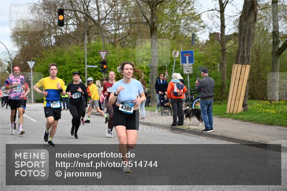 12.04.2026 - 45. Internationalen Wilhelmsburger Insellauf J. Mangold http://msf.ph/oto/9514744 12.04.2026 13:12:38 Ziel 3348, 5750, 5855, 2280, 3441, 5674, 4841, 2275, 4671, 4627, 4628, 3638, 4385, 2274, 4919, 2274, 4919, 4720, 4721, 2998, 4693, 3519, 4970, 3686, 4643, 2877, 2877, 5265, 5266, 4648, 2026, 5457, 4320, 4249, 3033, 2470, 4364, 3942, 5221, 3540, 3933, 3935, 3805, 5158, 5157 meine-sportfotos.de