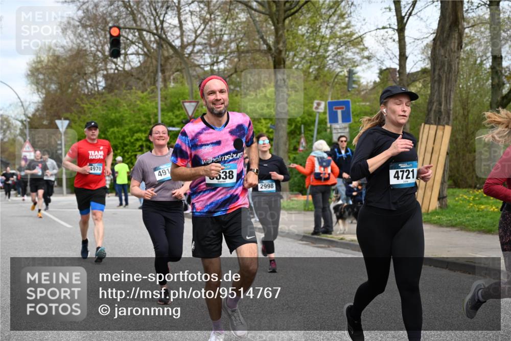 12.04.2026 - 45. Internationalen Wilhelmsburger Insellauf J. Mangold http://msf.ph/oto/9514767 12.04.2026 13:12:40 Ziel 5750, 5855, 2280, 3441, 5674, 4841, 2275, 4671, 4627, 4628, 3638, 4385, 2274, 4919, 4720, 4721, 4721, 2998, 4693, 3519, 4970, 3686, 4643, 2877, 5265, 5266, 4648, 2026, 5457, 4320, 4249, 3033, 2470, 4364, 3942, 5221, 3540, 3933, 3935, 3805, 5158, 5157, 2462, 4533, 5693 meine-sportfotos.de