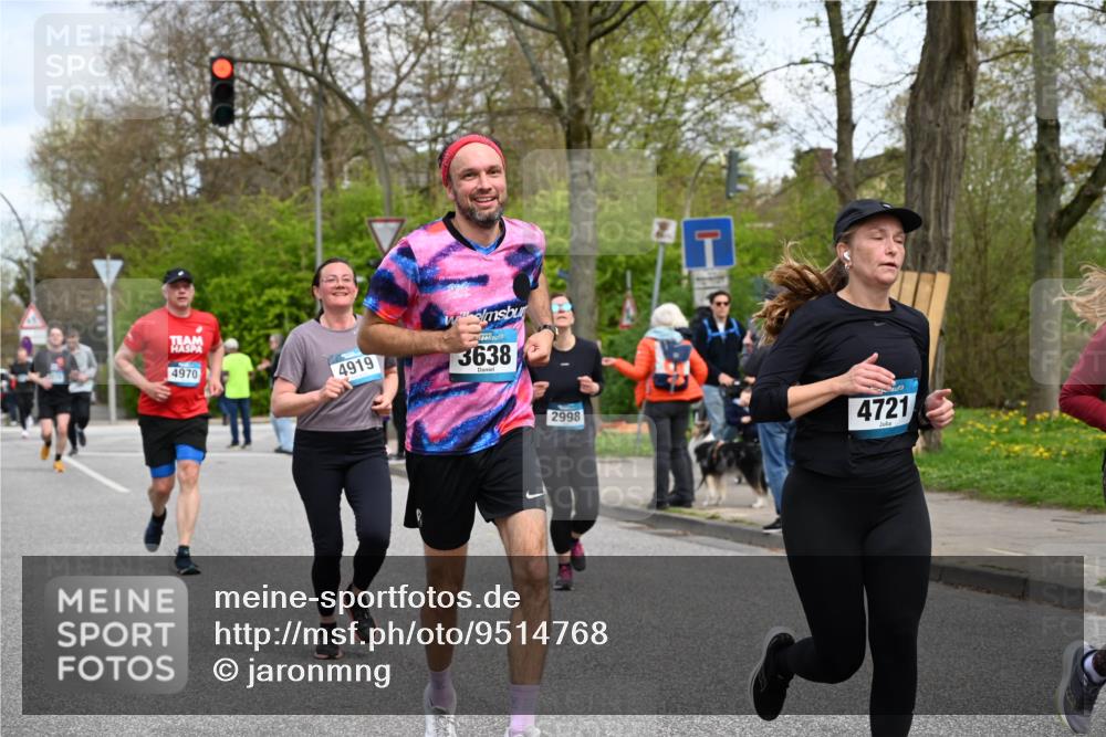 12.04.2026 - 45. Internationalen Wilhelmsburger Insellauf J. Mangold http://msf.ph/oto/9514768 12.04.2026 13:12:40 Ziel 5750, 5855, 2280, 3441, 5674, 4841, 2275, 4671, 4627, 4628, 3638, 4385, 2274, 4919, 4720, 4721, 4721, 2998, 4693, 3519, 4970, 3686, 4643, 2877, 5265, 5266, 4648, 2026, 5457, 4320, 4249, 3033, 2470, 4364, 3942, 5221, 3540, 3933, 3935, 3805, 5158, 5157, 2462, 4533, 5693 meine-sportfotos.de