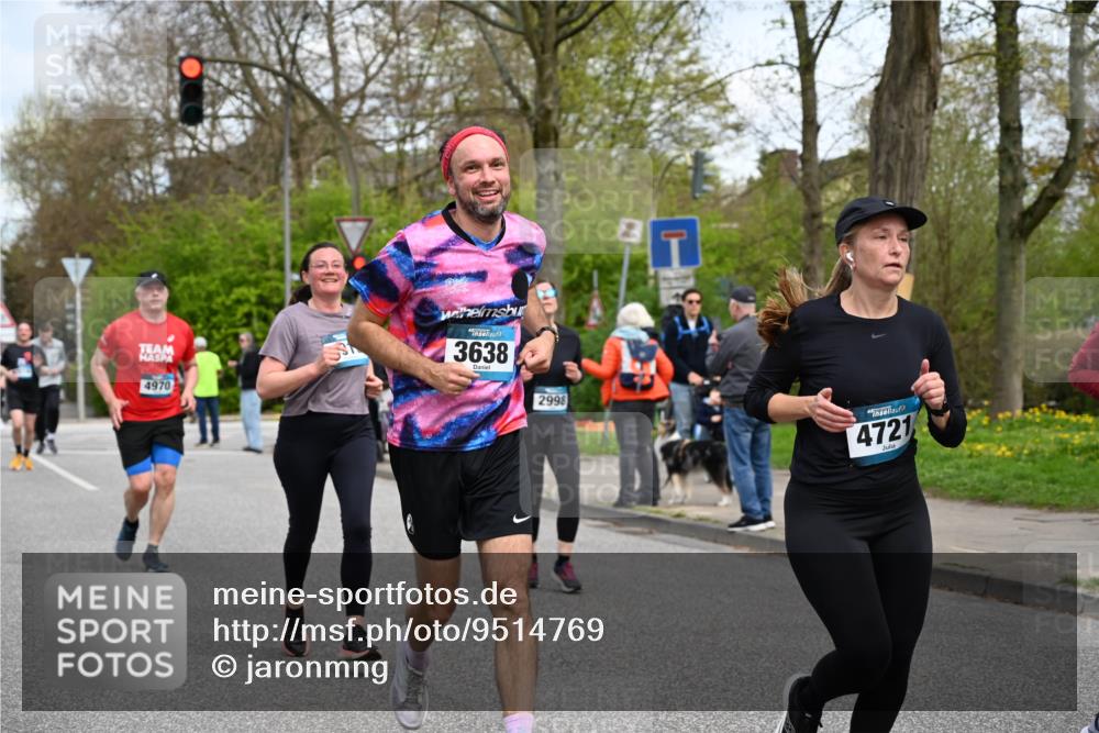 12.04.2026 - 45. Internationalen Wilhelmsburger Insellauf J. Mangold http://msf.ph/oto/9514769 12.04.2026 13:12:40 Ziel 5750, 5855, 2280, 3441, 5674, 4841, 2275, 4671, 4627, 4628, 3638, 4385, 2274, 4919, 4720, 4721, 4721, 2998, 4693, 3519, 4970, 3686, 4643, 2877, 5265, 5266, 4648, 2026, 5457, 4320, 4249, 3033, 2470, 4364, 3942, 5221, 3540, 3933, 3935, 3805, 5158, 5157, 2462, 4533, 5693 meine-sportfotos.de